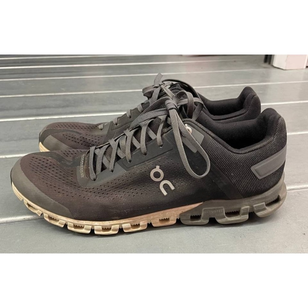 On Cloud Cloudflow‎ Running Shoes Mens 9 Black Grey Lightweight